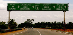 लाल या पीला क्यों नहीं? जानिए सड़कों पर दिशा बताने वाले बोर्ड के लिए क्यों चुना गया सिर्फ हरा रंग