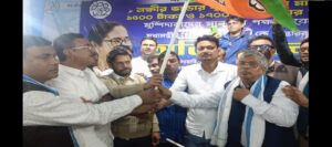 मुर्शिदाबाद में २४ घंटे के अंदर ‘घर वापसी’! TMC में शामिल होकर अगले ही दिन कांग्रेस में लौटीं पंचायत प्रधान