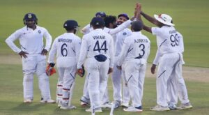 Ranji Final: क्रिकेट बना अखाड़ा! जम्मू-कश्मीर के कप्तान ने कर्नाटक के खिलाड़ी को मारा ‘हेलमेट’ से सिर, BCCI ने लिया एक्शन