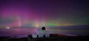 रात में हरा हो गया आसमान! रूस में दिखा कुदरत का अनोखा करिश्मा, तस्वीरें वायरल