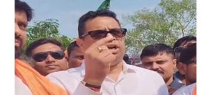 “गुस्सा है तो मुझे थप्पड़ मारिए, पर वोट BJP को दें!” सौमित्र खान के बयान से मचा हड़कंप