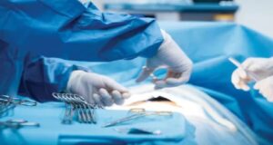 ऑपरेशन के बाद सेप्टीसीमिया और दवाओं में जहर! दोषी डॉक्टर को 2 साल की सजा और जुर्माना