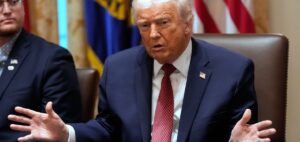 डोनाल्ड ट्रंप की ईरान को ‘विनाश’ की चेतावनी! बोले—हॉर्मुज जलडमरूमध्य नहीं खुला तो नक्शे से मिटा देंगे तेल और बिजली केंद्र