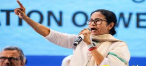 ‘कमल के फूलों की बोरी में भरकर बाहरियों के नाम डाले जा रहे थे!’ सुप्रीम कोर्ट के फैसले पर ममता बनर्जी क्यों हुईं गदगद?