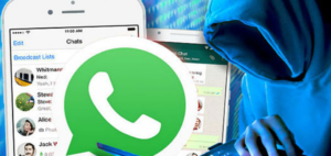 सावधान! कहीं कोई और तो नहीं पढ़ रहा आपके WhatsApp मैसेज? एक क्लिक में ऐसे पकड़ें चोर!