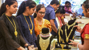 अक्षय तृतीया 2026: सोना खरीदने और शादी-ब्याह के लिए सबसे शुभ दिन, जानें 19 या 20 अप्रैल कब है मुहूर्त?