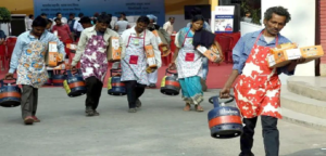 एलपीजी की किल्लत से मिलेगी राहत! छात्रों और मजदूरों के लिए ५ किलो वाले मिनी सिलेंडर की सप्लाई दोगुनी