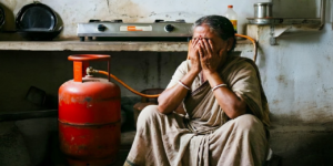 LPG गैस सिलेंडर बुकिंग के नियमों में बड़ा बदलाव! 1 अप्रैल से लागू हुए ये 5 नए निर्देश, अनदेखी की तो कटेगा कनेक्शन
