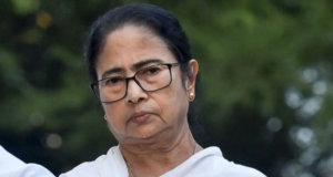 ममता बनर्जी के चुनाव प्रचार पर रोक की मांग! भड़काऊ भाषण के आरोप में चुनाव आयोग पहुंची बीजेपी